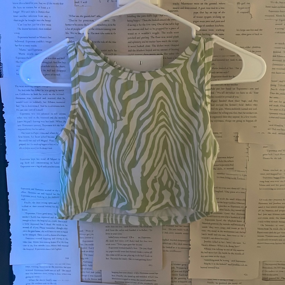 Green and white zebra size 11-12
